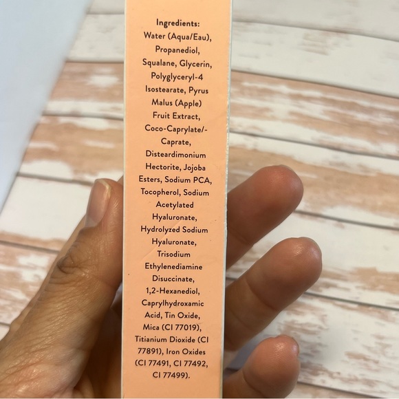 HONEST CO. Bright Eyes, Terracota Tinted eye cream - Picture 2 of 5